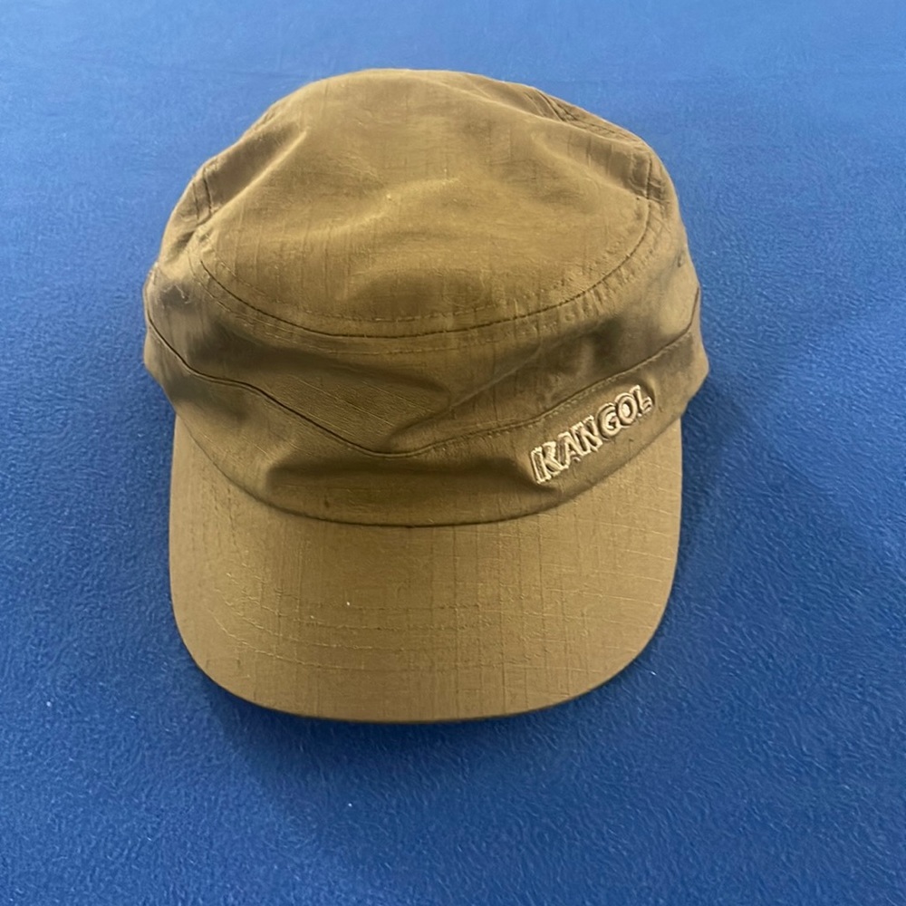 Kangol size small/medium flex fit